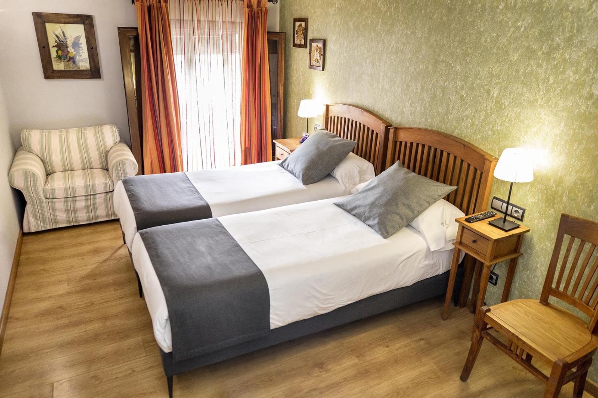 Hotel La Fonda De La Estacion Ла-Пуэбла-де-Вальверде Номер фото