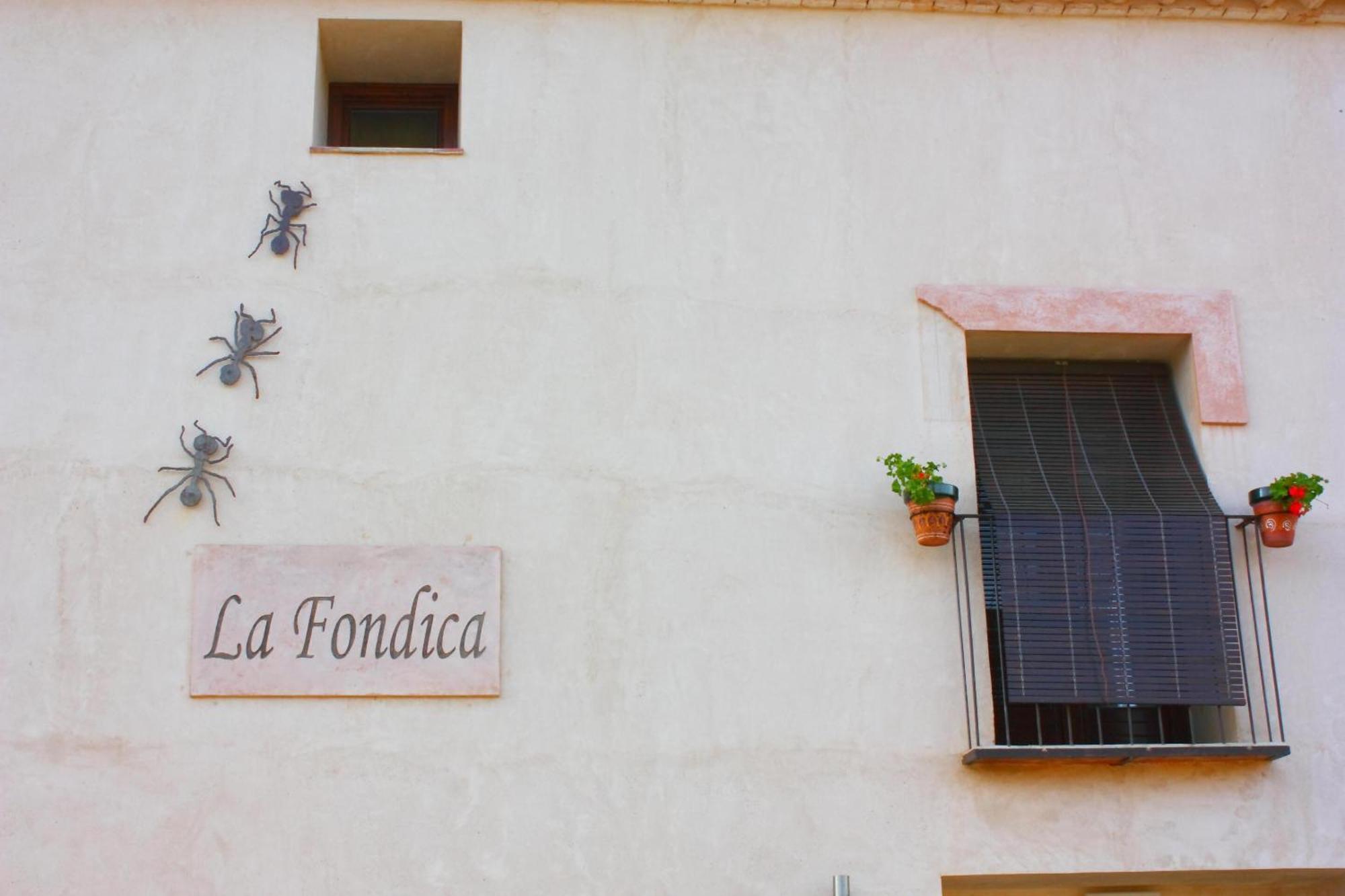Hotel La Fonda De La Estacion Ла-Пуэбла-де-Вальверде Экстерьер фото