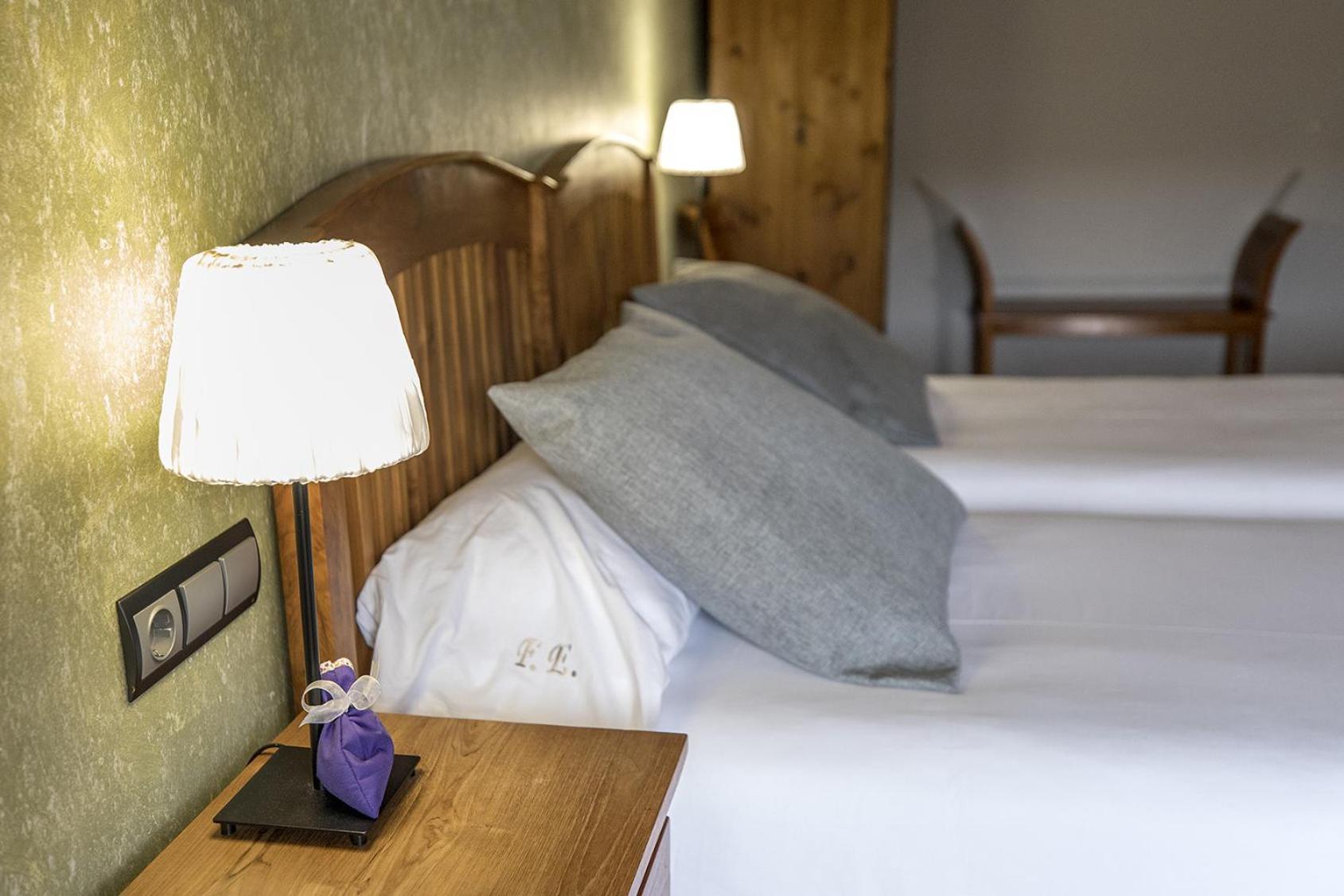Hotel La Fonda De La Estacion Ла-Пуэбла-де-Вальверде Номер фото